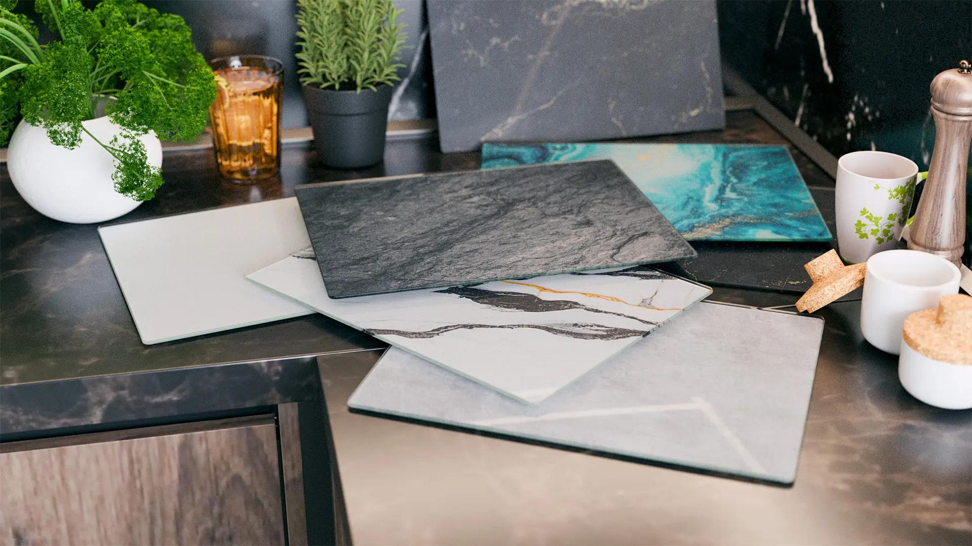 Plaque de Protection en Verre Trempé Universel et Multifonction – Planche à Découper & Plateau en Verre 30x40cm avec Motif Anthracite Marbre – Image 8