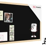 Tableau en feutre 60x40 cm, noir, avec cadre en bois laqué